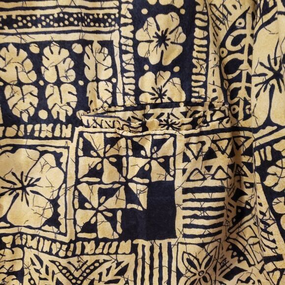 Royal Creation Mens Beige Navy Blue Flowered Short Sleeve Pocket Hawaiian Shirt - Picture 7 of 9